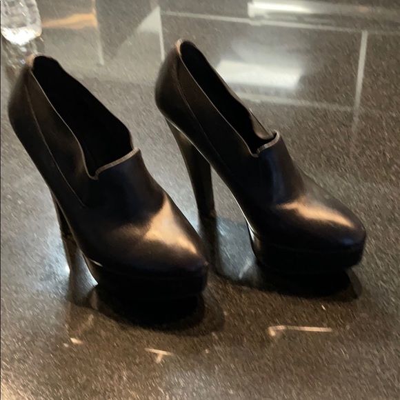 Heels - Picture 5 of 5